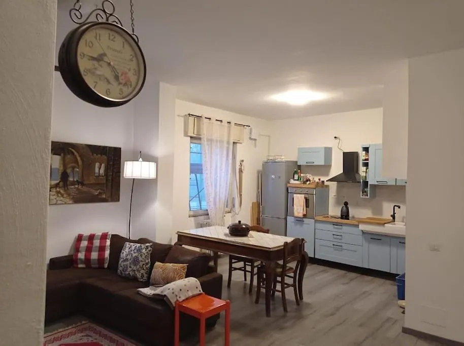 Casa Giotto, Grazioso Trilocale Apartment Carate Brianza 0*,  Italy
